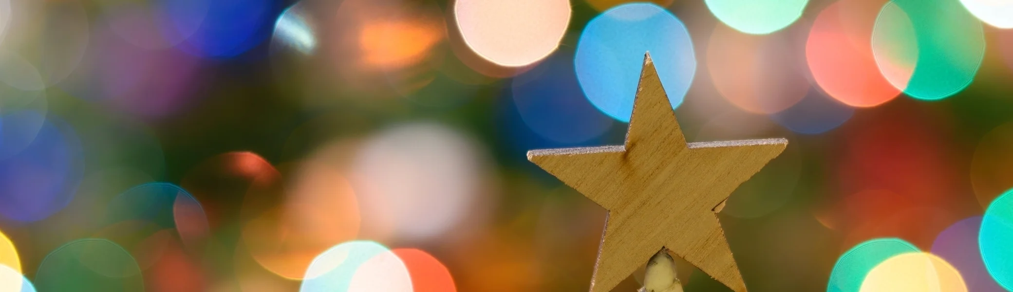 Adventliche Stimmung auf dem Weihnachtsmarkt Rambach | © Freepik Gestaltung