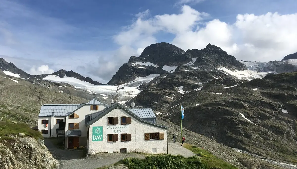 Wiesbadener Hütte im Sommer | © Uwe Goerttler
