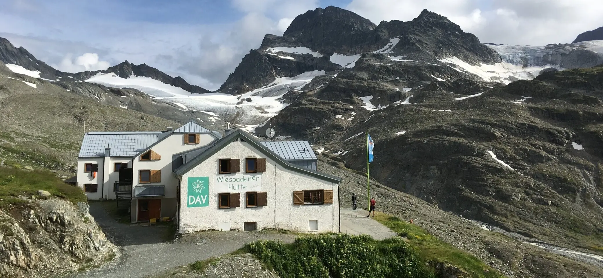 Wiesbadener Hütte im Sommer | © Uwe Goerttler