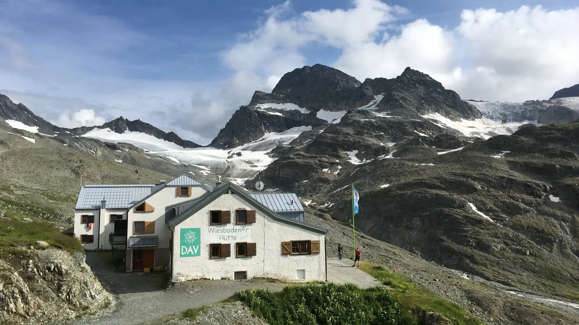 Wiesbadener Hütte im Sommer | © Uwe Goerttler